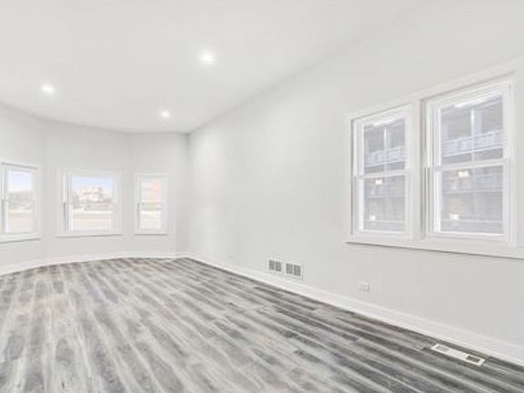 3rd image of 3053 E 79th St #1