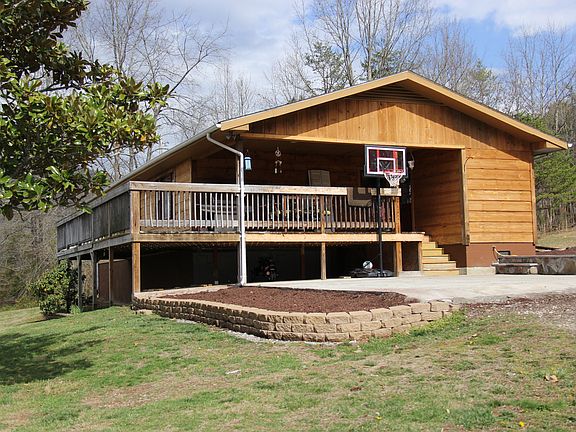 3rd image of 363 Hershell Dr