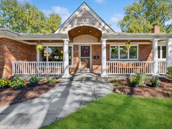 102 W Sunset Rd, Mount Prospect, IL 60056