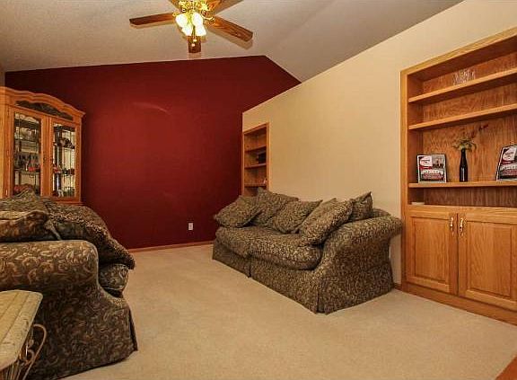 2nd image of 15964 Yellow Pine St NW