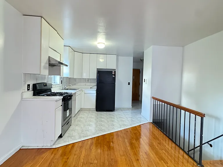 8428 Bay 16th St #1R — Photo 1