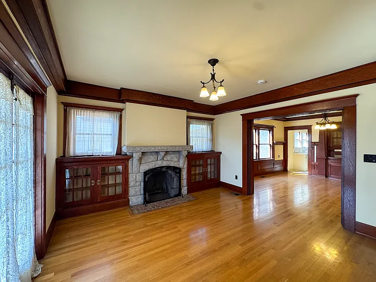 1123 Marion Ave — Photo 36