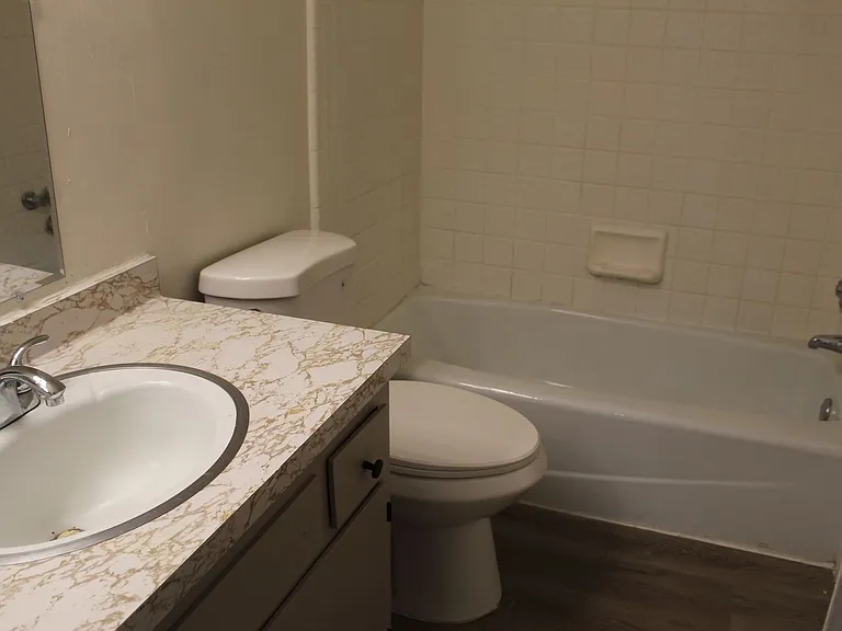 1915 Hasti Acres Dr — Photo 10