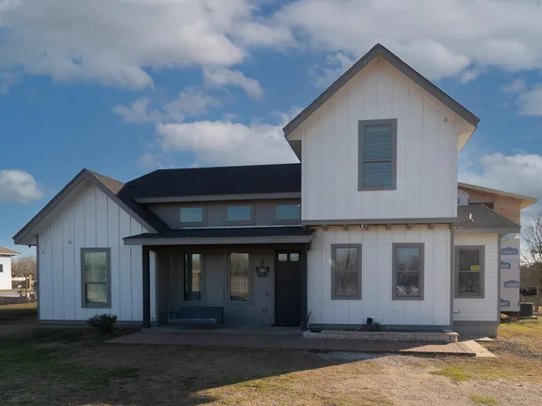 185 N Blushing Dr, Cedar Creek, TX 78612