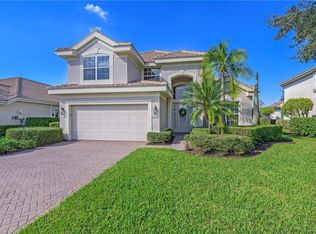 11821 Bramble Ct, Naples, FL 34120