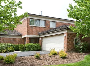 384 Milford Rd, Deerfield, IL 60015