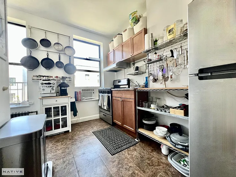 157 India St #3R — Photo 3