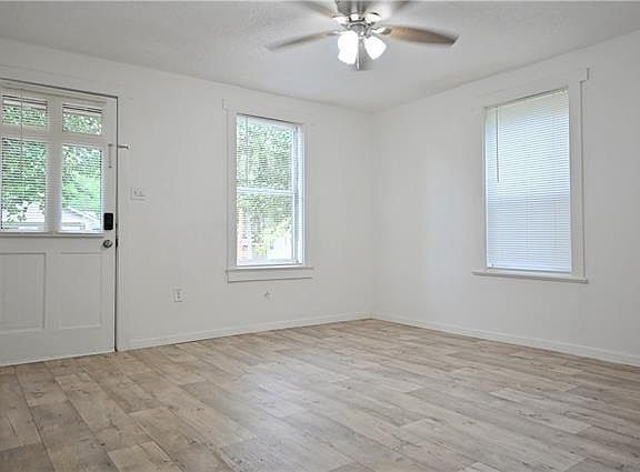 4th image of 2401 Albert St