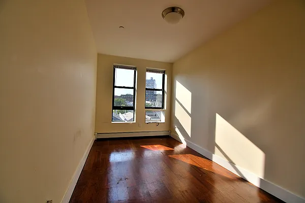 Rented by Voro, LLC | media 14