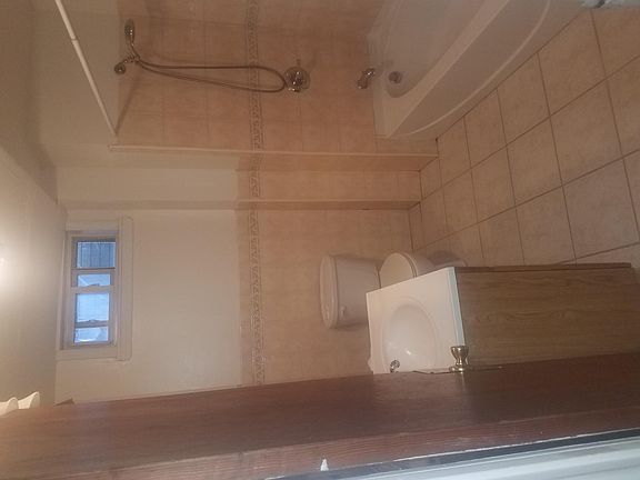 3rd image of 23 S Munn Ave APT 2