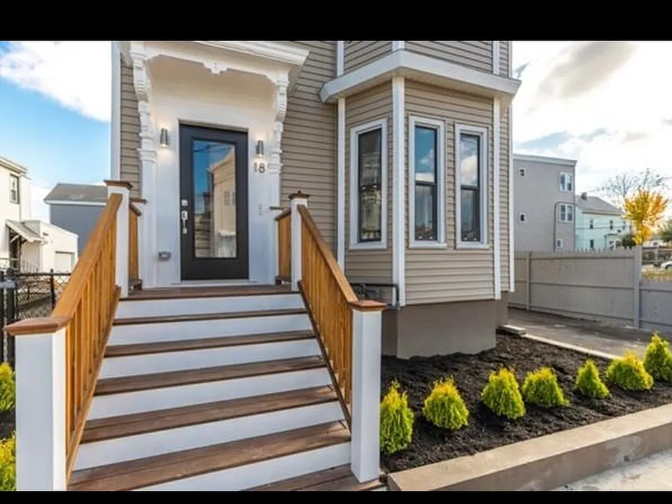 18 Rush St #2D