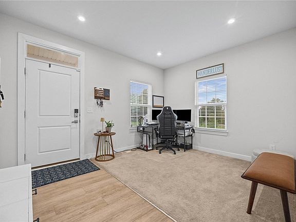 4th image of 275 Longleaf Ln