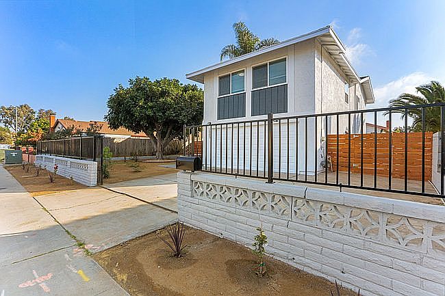1st image of 2885 Coronado Ave