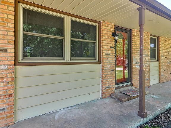 5th image of 303 Hough Dr