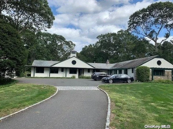 343 Chicken Valley Road, Upper Brookville, NY 11545