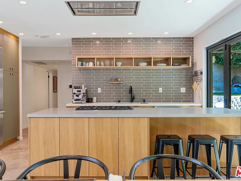 2820 Nichols Canyon Pl — Photo 16