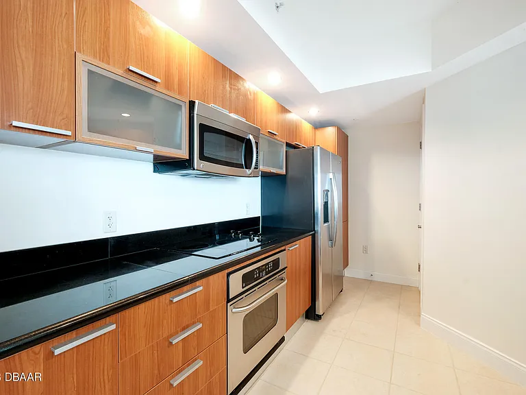 241 Riverside Dr #1006 — Photo 12