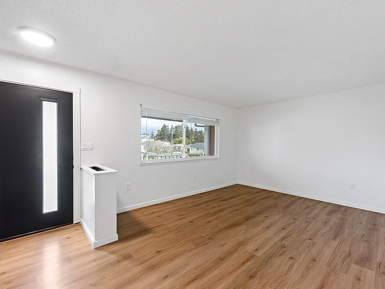 15565 Tracy St #5 — Photo 5