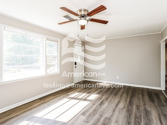 716080_004_living_room_4.jpg