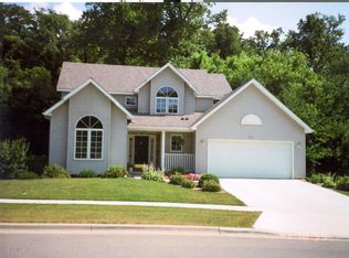 1817 Fox Valley Dr SW, Rochester, MN 55902