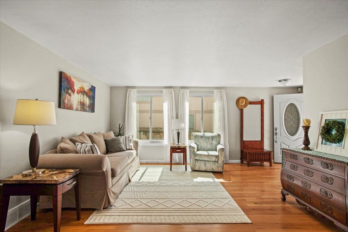 next background image