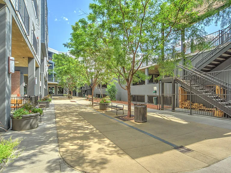Lincoln Place — Photo 7