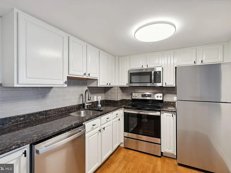 2001 Hamilton St #1103 — Photo 7