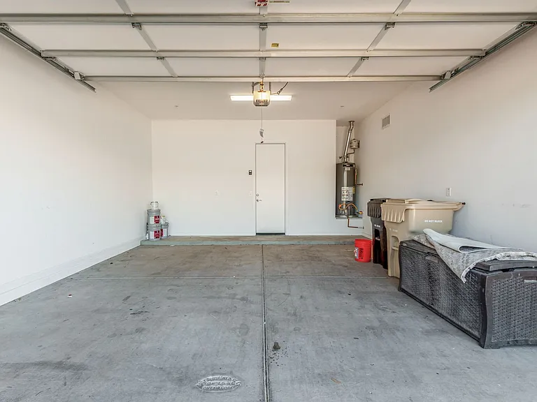 11905 W Creosote Dr — Photo 32