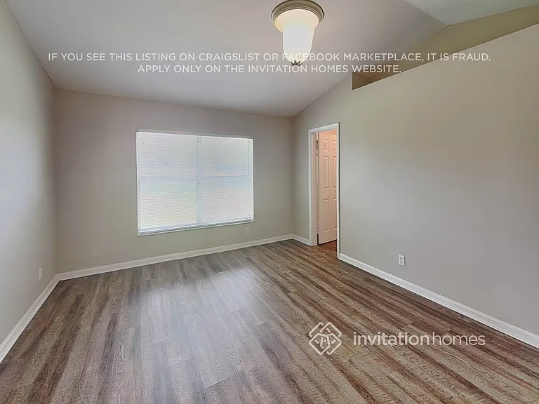 1891 Tulip Ln — Photo 10