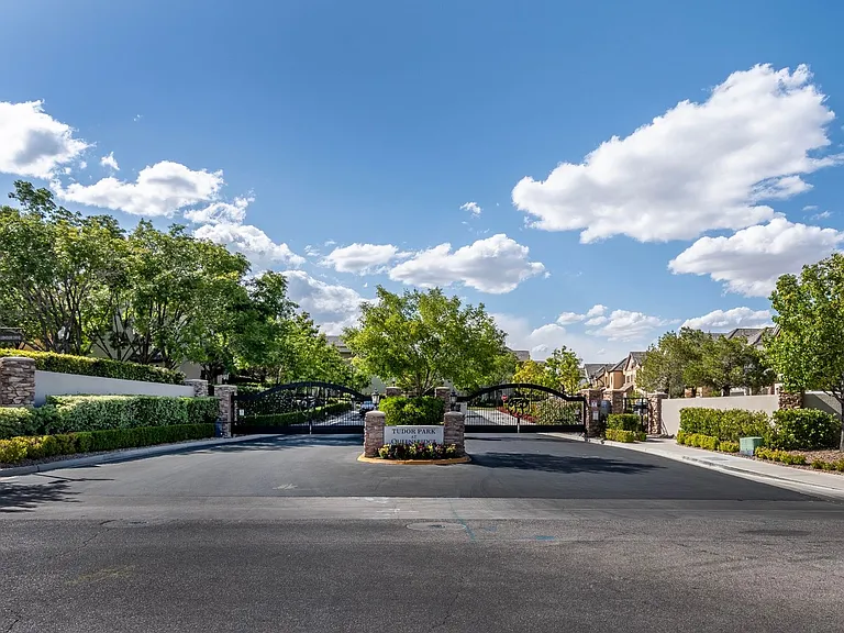 9221 Worsley Park Pl — Photo 40
