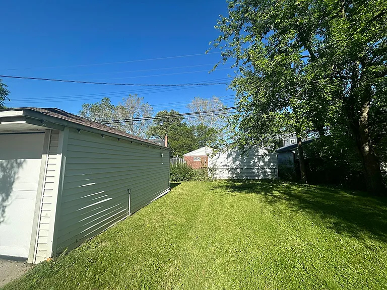 4987 Roosevelt Blvd — Photo 22