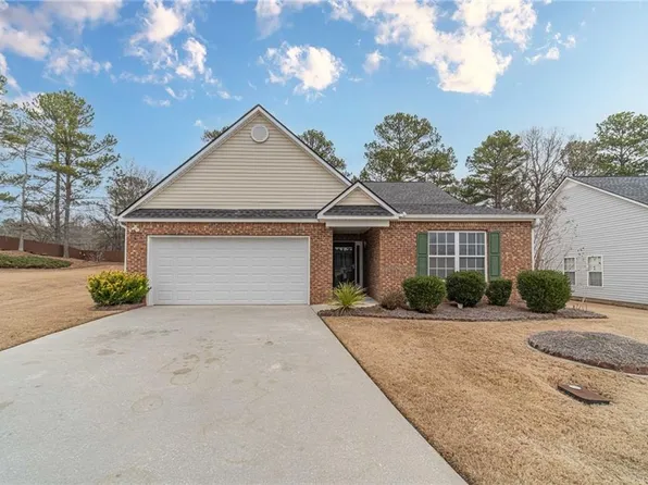 946 Village View Cir, Loganville, GA 30052