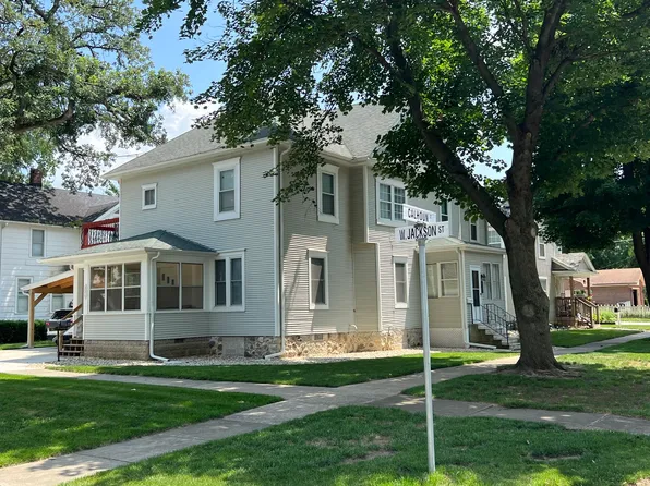 321 1/2 W Jackson St, Morris, IL 60450
