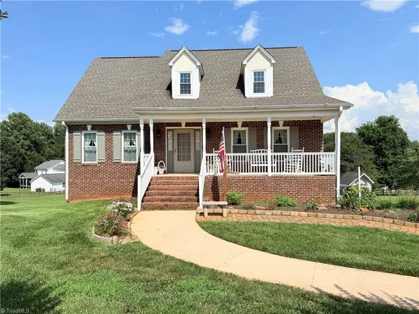 128 N High Field Rd, Advance, NC 27006
