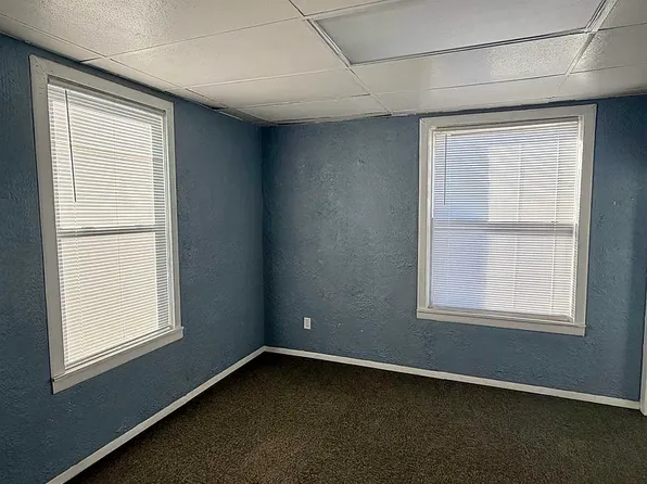 420 8th St APT 1, Rockford, IL 61104