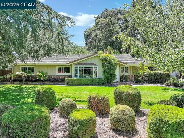 7 Monteira Ln, Martinez, CA 94553