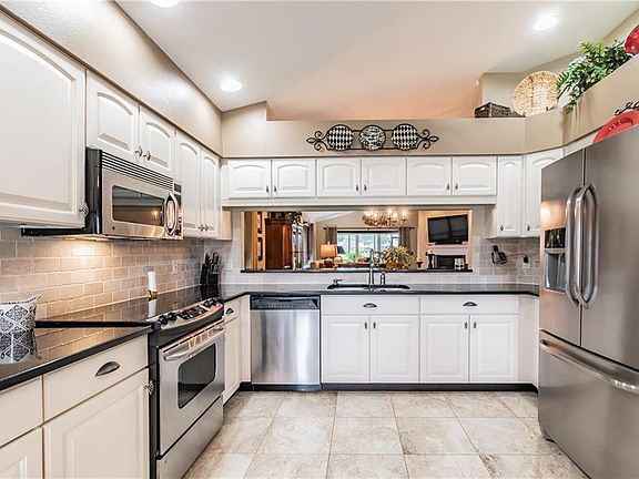 5th image of 18515 Fairway Green Dr