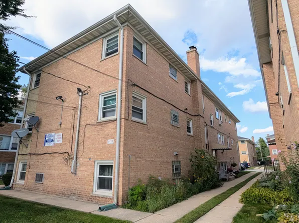 6920 N Rosemary Ln APT 2E, Niles, IL 60714