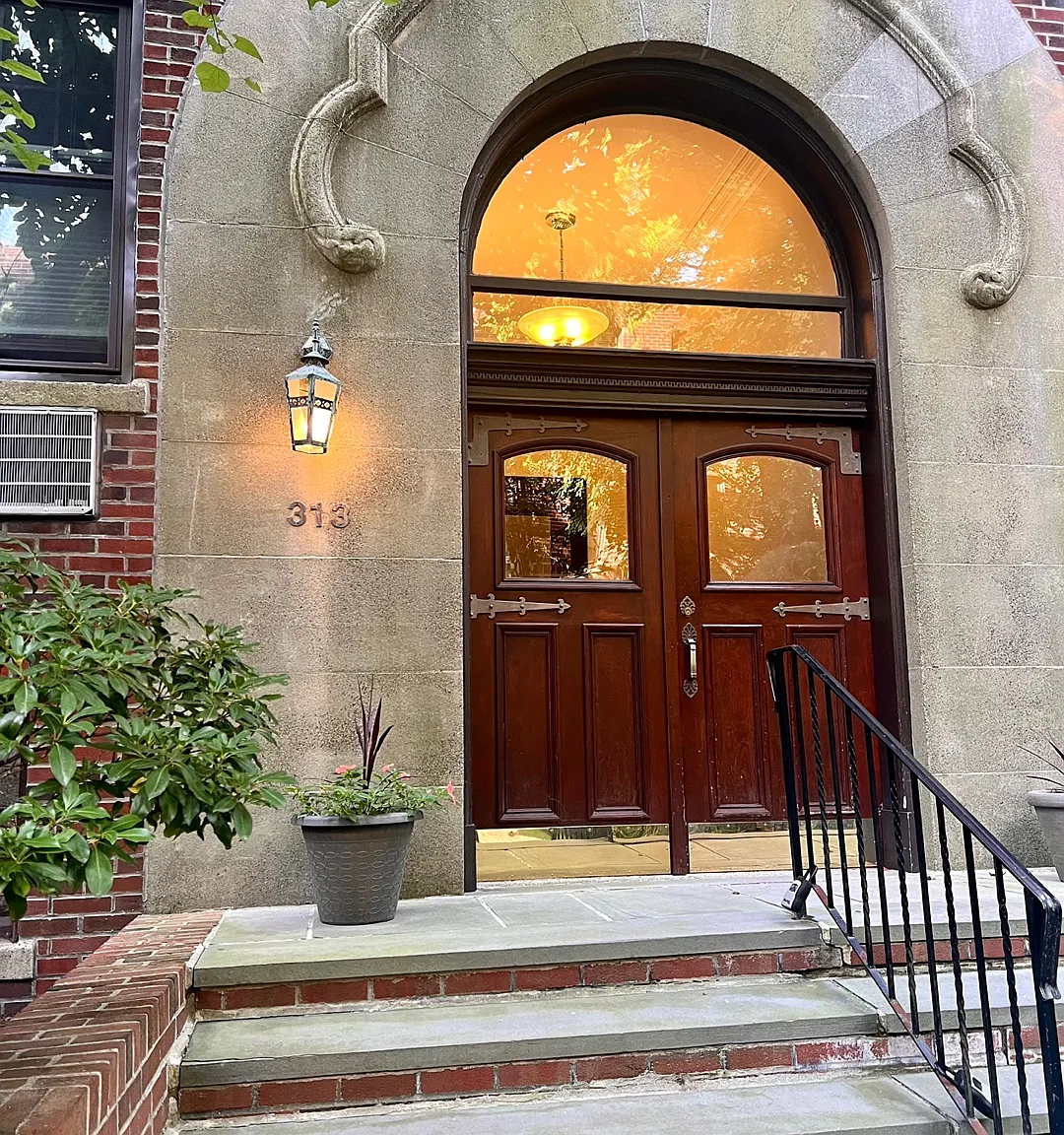 3 bed, 1246 sqft, $4,300 — Photo 1