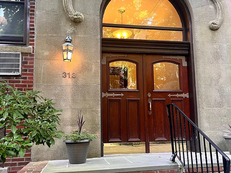 313 Tappan St #3