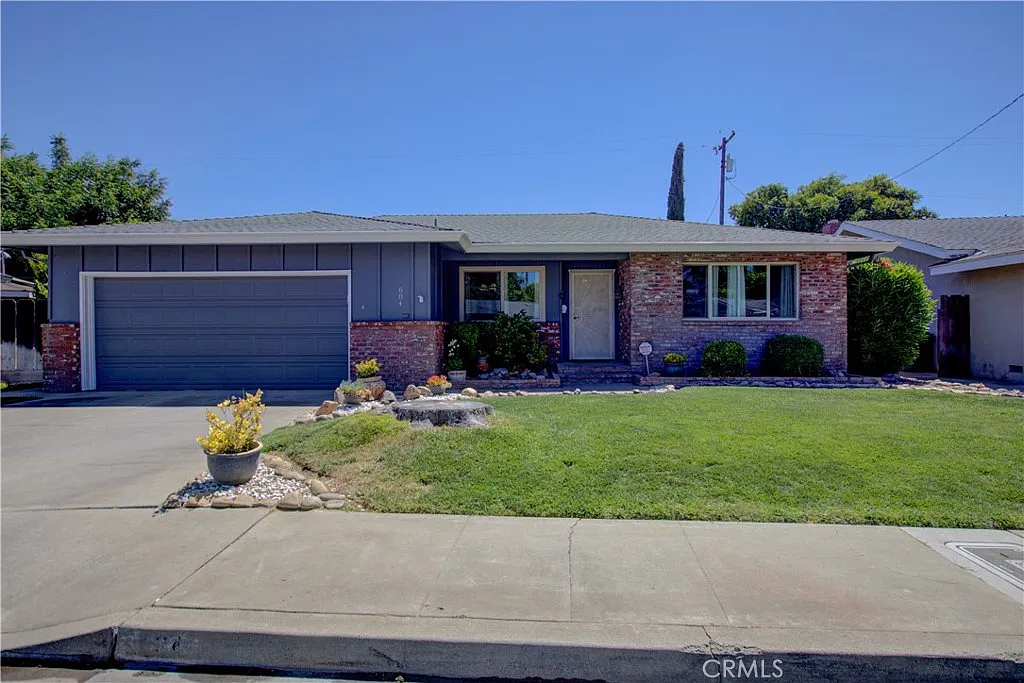 684 Vallie Ct photo 1