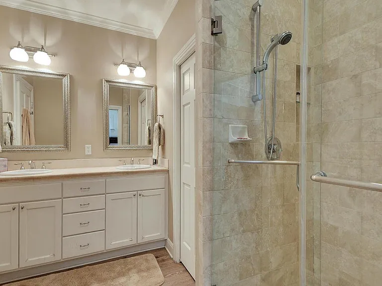 5018 Shoal Creek Blvd — Photo 20