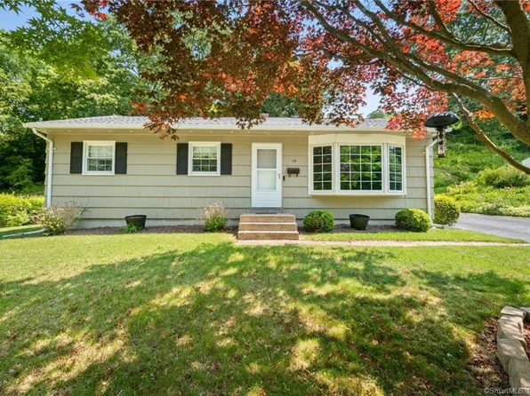 12 Peachvale Drive, Montville, CT 06382