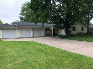 1660 4th St, Port Edwards, WI 54469