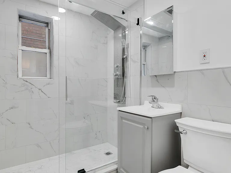 1167 E 52nd St #1 — Photo 5