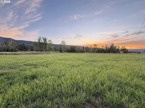222 N Bear Creek Rd, Wallowa, OR 97885