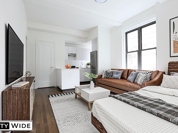 2nd image of 140 E 46th St APT 8T