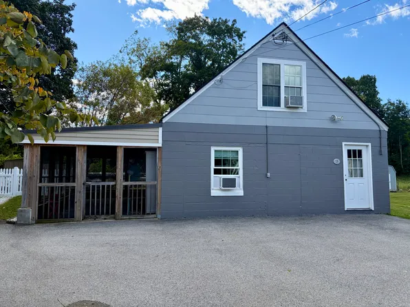 13 Clark Hts, Pleasant Valley, NY 12569