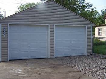4th image of 3006 James Ave N