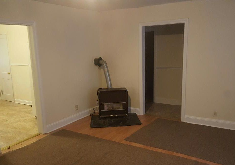 2nd image of 2500 Stokes Ave